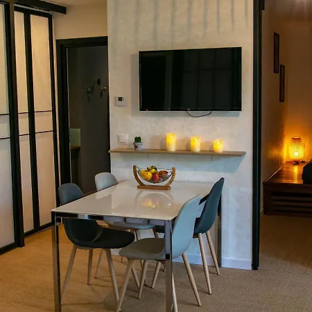 Avec Piscine Privee A Interieure, Jacuzzi & Sauna Apartment