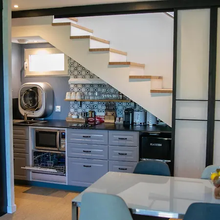 Apartment Avec Piscine Privee A Interieure, Jacuzzi & Sauna