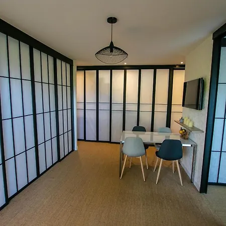 Apartment Avec Piscine Privee A Interieure, Jacuzzi & Sauna Saint-Cassin