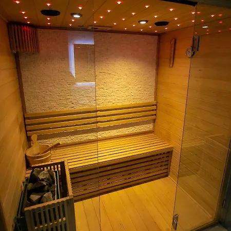 Apartment Avec Piscine Privee A Interieure, Jacuzzi & Sauna