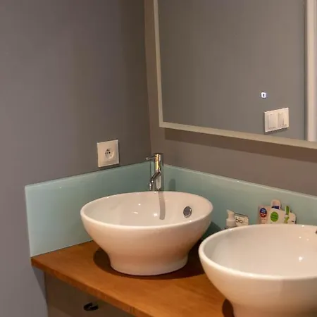 Avec Piscine Privee A Interieure, Jacuzzi & Sauna Saint-Cassin